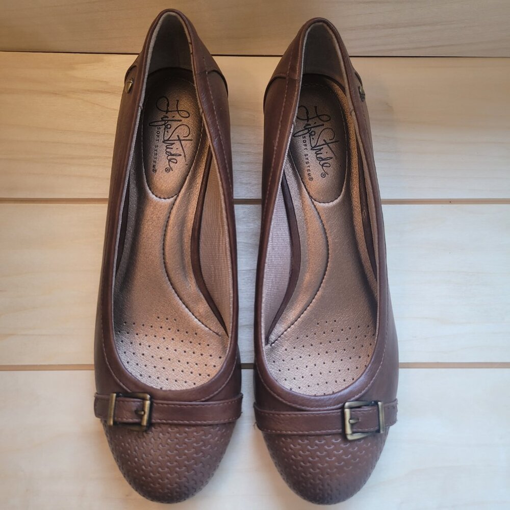 Life Stride Women's Brown Wedge Shoe with Buckle Size 9